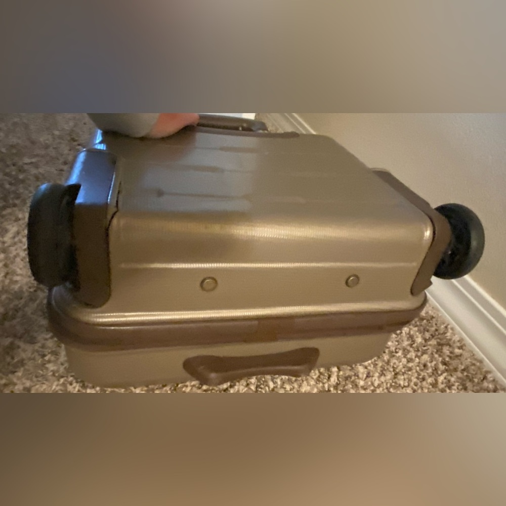 London Fog Brentwood Hard Case Side Carry-On Rolling Suitcase Tan 14” *cracked - Picture 5 of 9